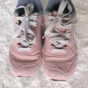 New Balance sneaker toddler size 10.5